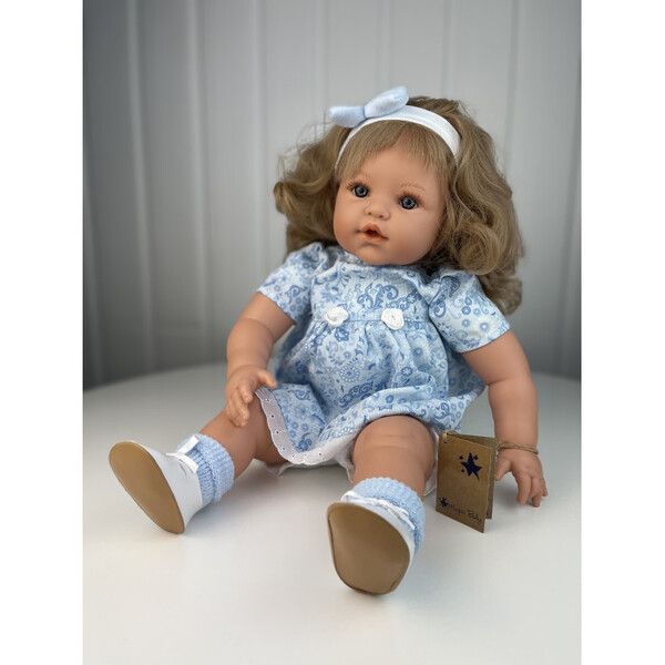 Lamagik S.L. Кукла Сьюзи в голубом платье и кофточке 47 см