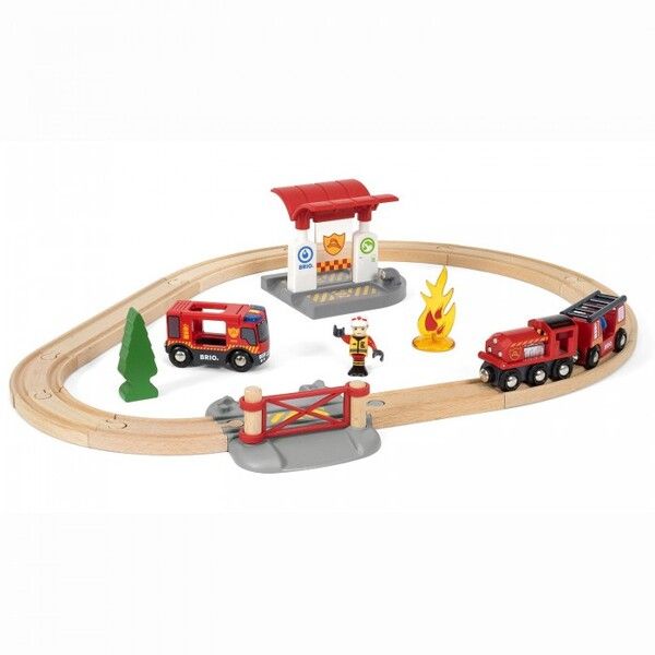 Brio Игровой набор Железная дорога Пожарная станция (свет, звук) 18 предметов