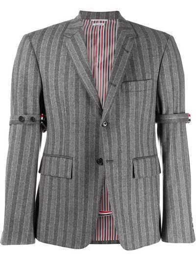 Thom Browne полосатый пиджак с декоративными ремешками