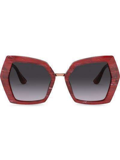 Dolce & Gabbana Eyewear солнцезащитные очки в массивной оправе с монограммой