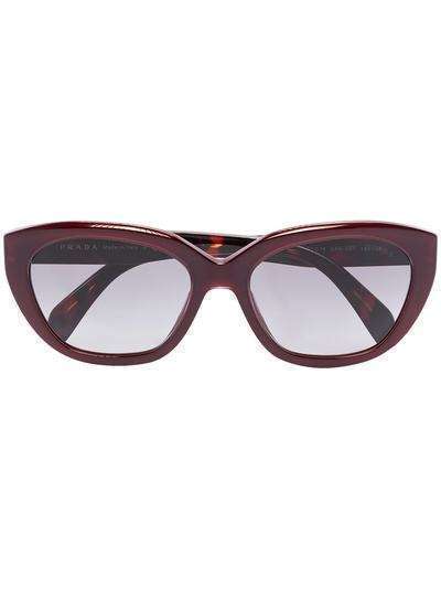Prada Eyewear двухцветные очки в оправе 'кошачий глаз'