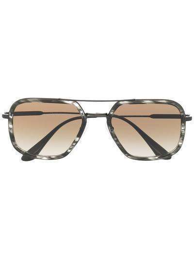 Prada Eyewear солнцезащитные очки в оправе черепаховой расцветки