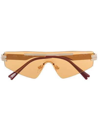 Vogue Eyewear солнцезащитные очки из коллаборации с Millie Bobby Brown