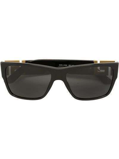 Versace Eyewear солнцезащитные очки с золотистыми деталями