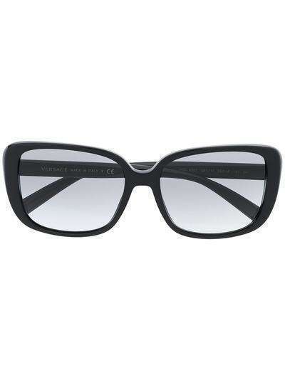 Versace Eyewear солнцезащитные очки в массивной оправе