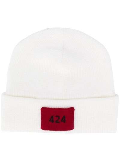 424 шапка бини с нашивкой-логотипом