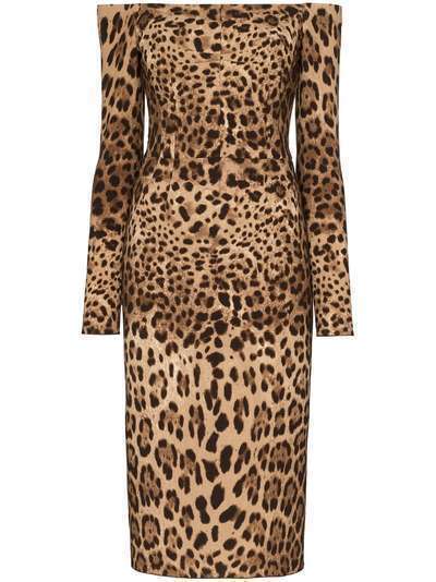 Dolce & Gabbana леопардовое платье миди с открытыми плечами