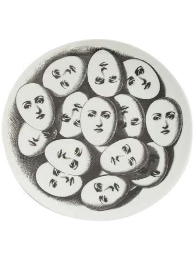Fornasetti тарелка с принтом лиц яйцевидной формы