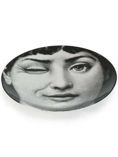Fornasetti тарелка с изображением подмигивающей женщины