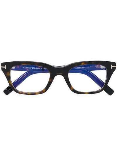 Tom Ford Eyewear очки в прямоугольной оправе TF5536B