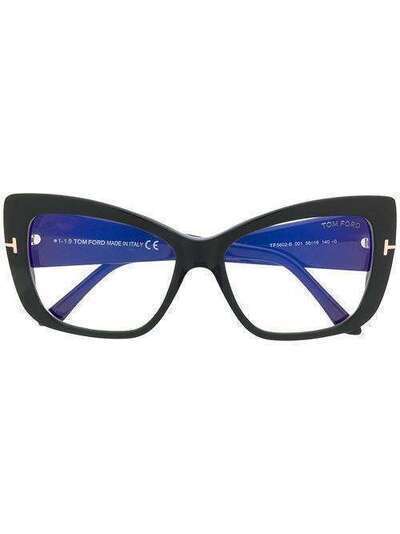 Tom Ford Eyewear очки в массивной оправе TF5602B