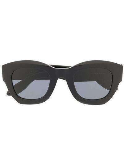 Givenchy Eyewear солнцезащитные очки в оправе 'кошачий глаз' GV7060S