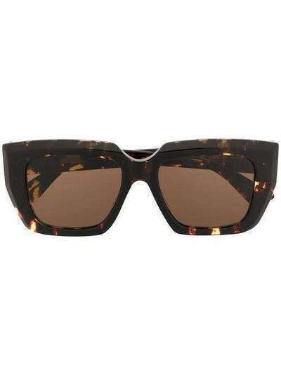 Bottega Veneta Eyewear солнцезащитные очки в массивной квадратной оправе 628582V2330