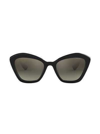 Miu Miu Eyewear солнцезащитные очки в оправе 'кошачий глаз' MU05US1AB5O0