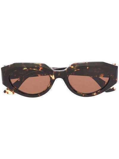 Bottega Veneta Eyewear овальные солнцезащитные очки черепаховой расцветки BV1031S002