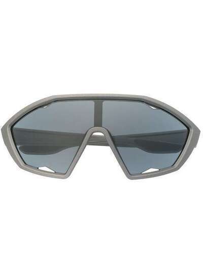 Prada Eyewear солнцезащитные очки в массивной оправе 0PS10US4495L030