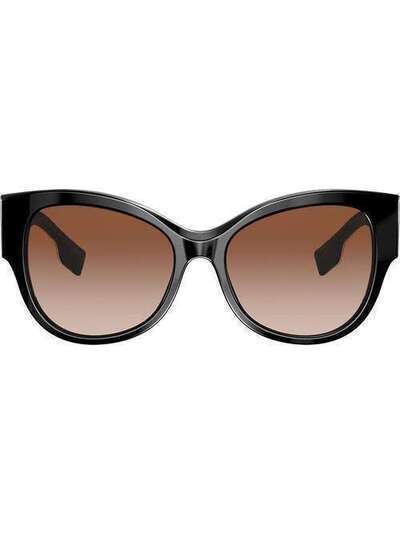 Burberry Eyewear солнцезащитные очки в массивной оправе BE4294382013