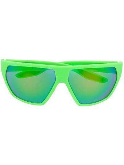 Prada Eyewear солнцезащитные очки в спортивном стиле SPS08U