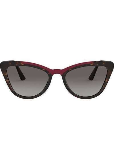 Prada Eyewear солнцезащитные очки в оправе "кошачий глаз" PR01VS3200A7
