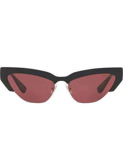 Miu Miu Eyewear солнцезащитные очки 'Razor' в оправе 'кошачий глаз' MU04US1AB0A0