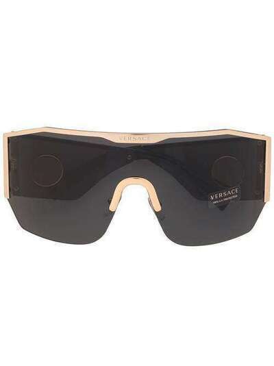 Versace Eyewear солнцезащитные очки-маска в массивной оправе 0VE2220