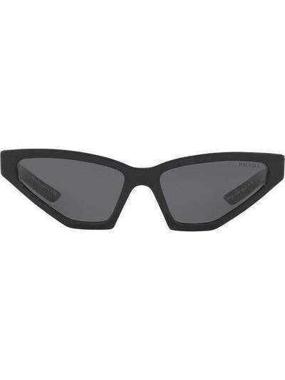 Prada Eyewear солнцезащитные очки Disguise PR12VS1AB5S0