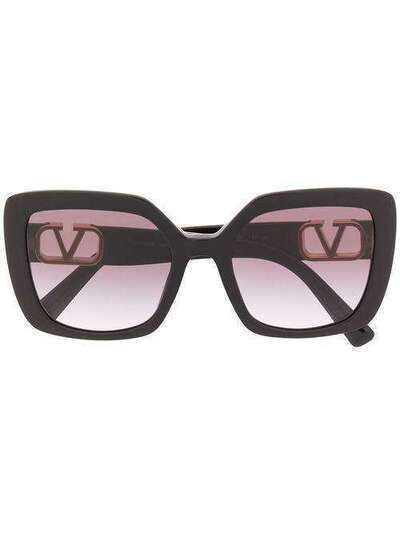 Valentino Eyewear солнцезащитные очки в массивной оправе с логотипом VLogo 0VA4065AC