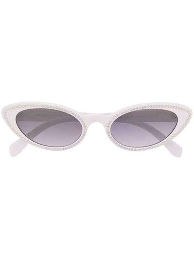 Miu Miu Eyewear солнцезащитные очки в оправе 'кошачий глаз' SMU09U