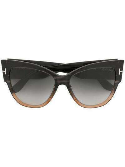 Tom Ford Eyewear солнцезащитные очки в оправе 'кошачий глаз' FT0371