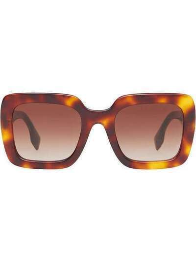 Burberry Eyewear солнцезащитные очки в массивной квадратной оправе 4080491