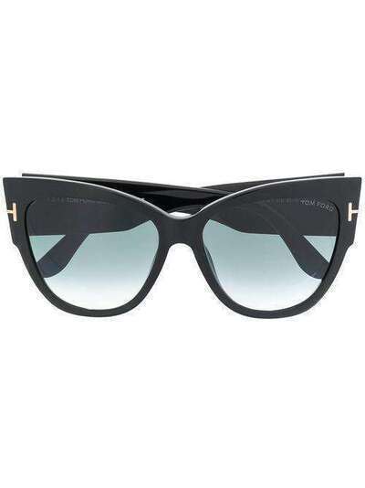Tom Ford Eyewear затемненные солнцезащитные очки в оправе 'кошачий глаз' FT03715701B
