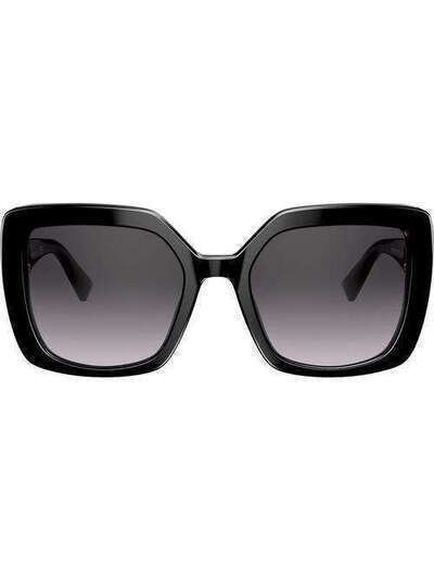 Valentino Eyewear солнцезащитные очки в массивной оправе с логотипом VLogo VA406550018G