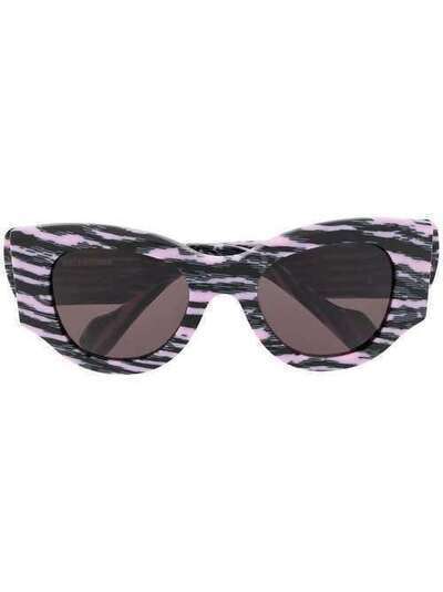 Balenciaga Eyewear солнцезащитные очки в оправе 'кошачий глаз' с принтом BB0070S