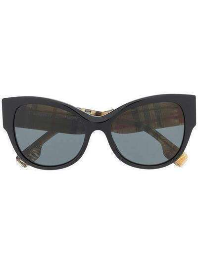 Burberry Eyewear солнцезащитные очки с оправой в клетку 0BE429437578754