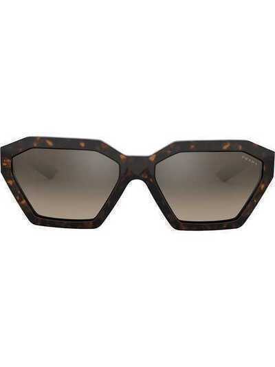 Prada Eyewear солнцезащитные очки Disguise PR03VS2AU4P0