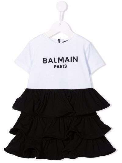 Balmain Kids ярусное платье с логотипом и пайетками