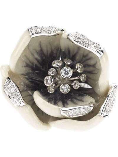 Madame кольцо с бриллиантами а форме тюльпана A101