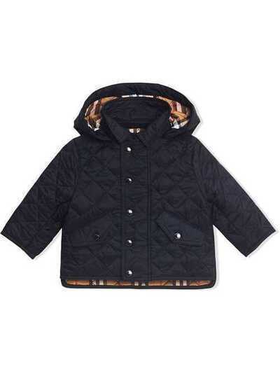 Burberry Kids стеганая куртка с капюшоном 8003471