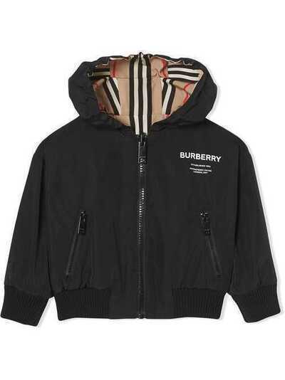 Burberry Kids двусторонняя куртка в полоску Icon Stripe с капюшоном 8013465