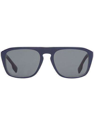 Burberry Eyewear солнцезащитные очки в квадратной оправе с принтом Icon Stripe