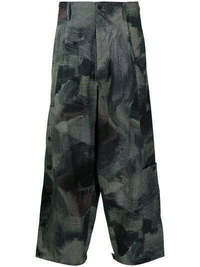 Yohji Yamamoto брюки с низким шаговым швом и принтом