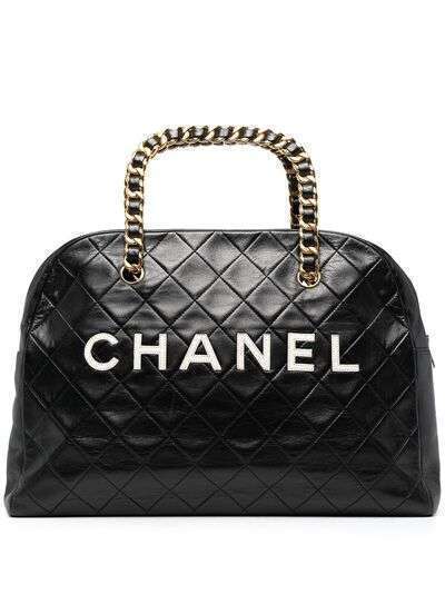 Chanel Pre-Owned стеганая сумка 1990-х годов с нашивкой-логотипом