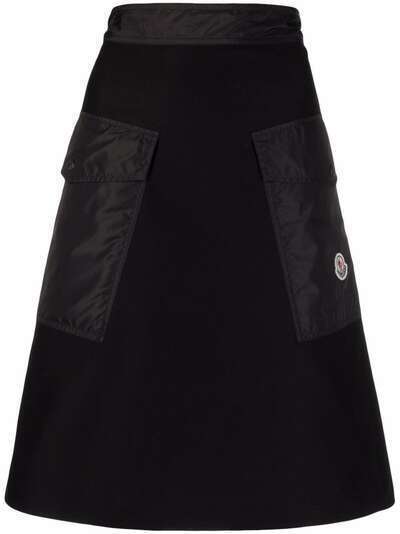 Moncler юбка А-силуэта с нашивкой-логотипом
