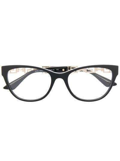 Versace Eyewear очки в оправе 'кошачий глаз' с декором Greca