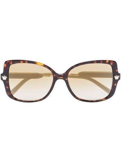 Versace Eyewear солнцезащитные очки 0VE4390 в массивной оправе