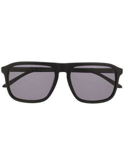 Alexander McQueen Eyewear солнцезащитные очки в квадратной оправе