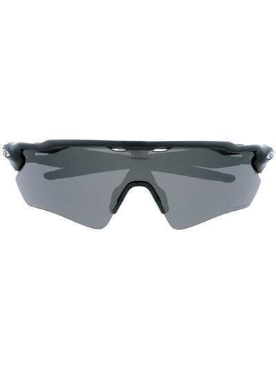 Oakley солнцезащитные очки в массивной оправе с затемненными линзами