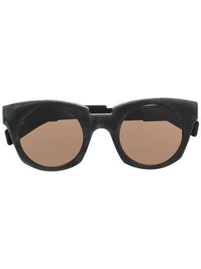 Kuboraum солнцезащитные очки в массивной оправе 'кошачий глаз'