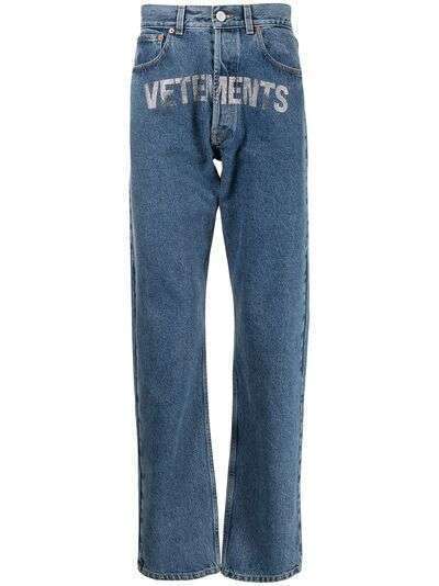 VETEMENTS джинсы прямого кроя с заклепками и логотипом