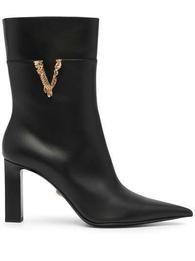 Versace ботильоны с заостренным носком и логотипом